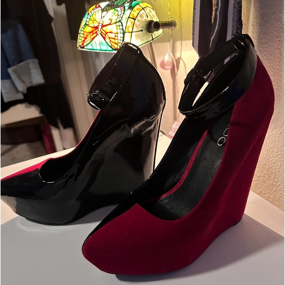ALDO ♥️RED Suede & 🖤BLACK Patent Leather Wedge Heels. Sz 8 - Picture 6 of 9